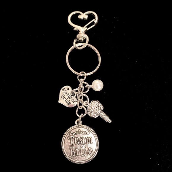 Sister Of The Bride Keychain Bag Charm Team Bride Wedding - Picture 2 of 6